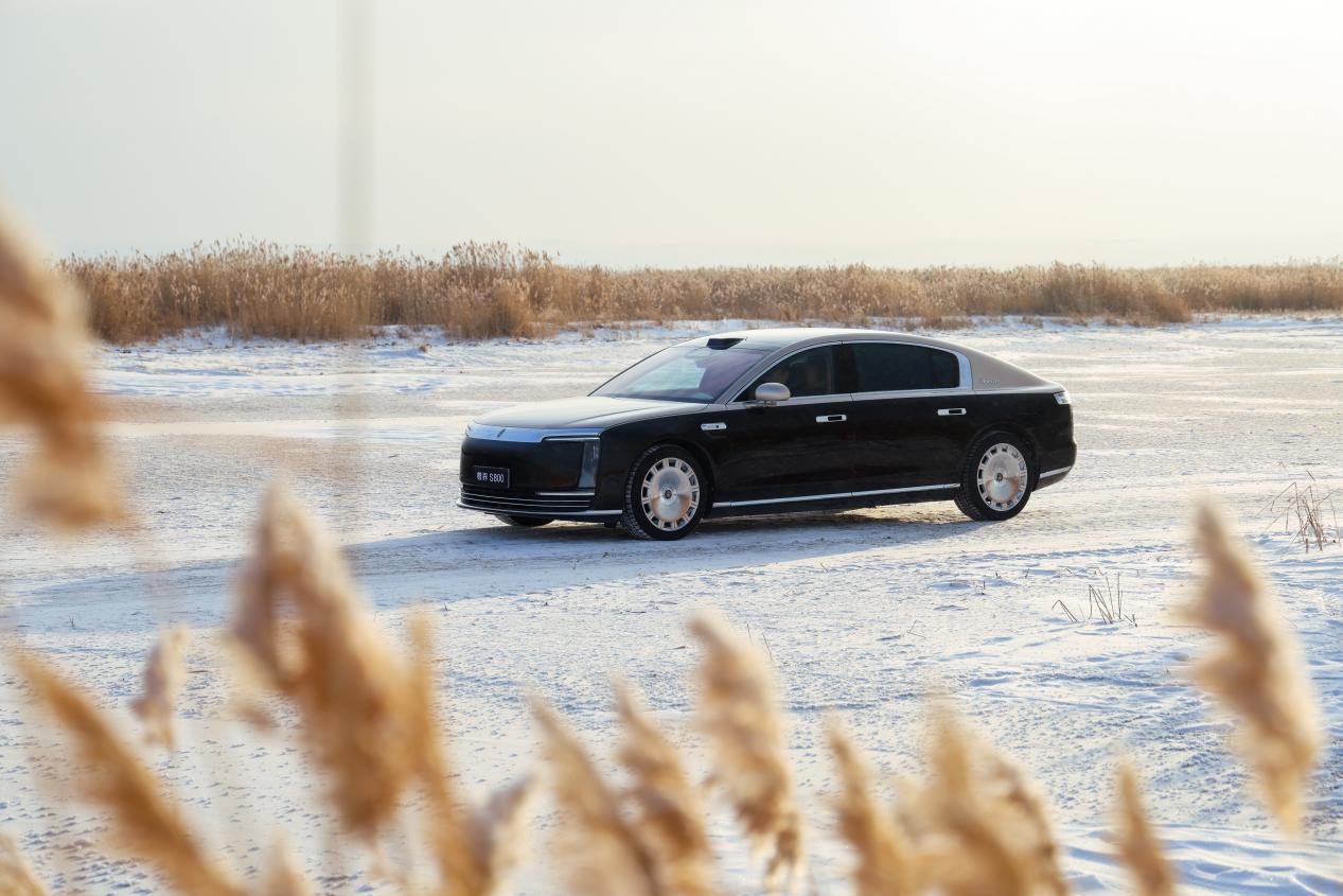 ��ѩ·���ϵ��ǻ����գ����S800��μ����